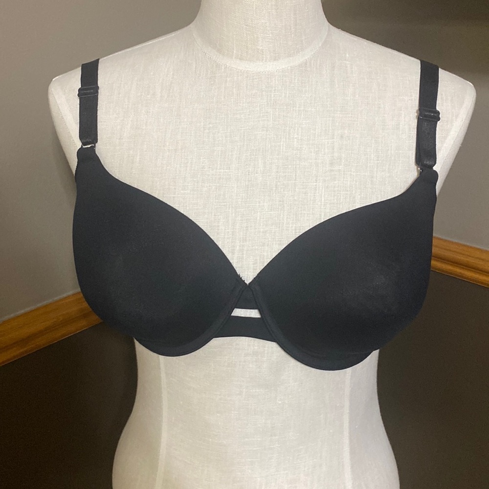 Warner’s black full coverage wireless bra size 36D